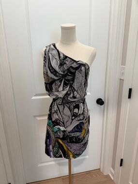 SEDUCE One-Shoulder Abstract Print Dress in Black, White & Purple Accents